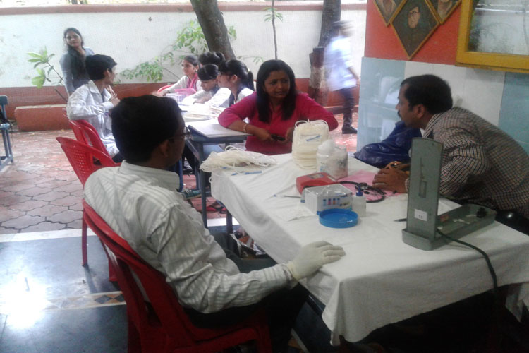 blood-donation-camp-2016-17-3